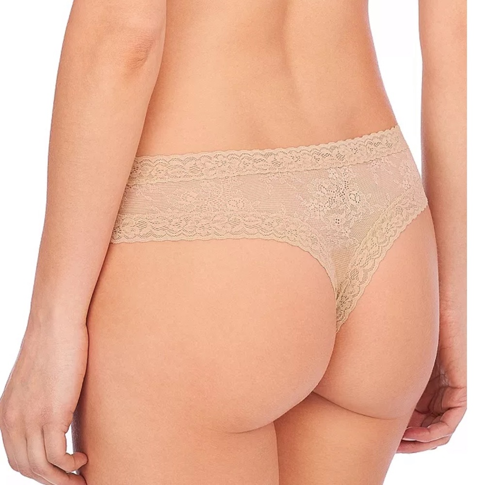 (2) NATORI Escape Lace Thong - Picture 11 of 12